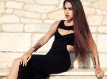 devojka-u-crnoj-haljini.jpg