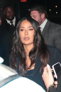 salma-hajek-2.jpg