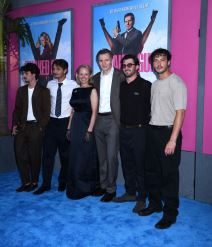 Pamela Anderson i Lijam Nison sa sinovima