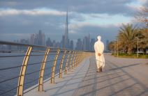 Čovek iz Dubaja šeta