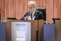 Loran Freks predsedava sednicom