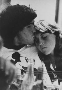 Maradona ljubi Klaudiju stara fotografija