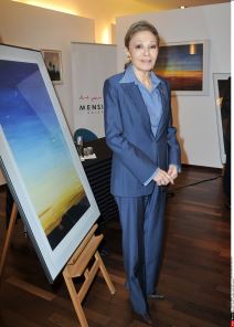 farah-pahlavi (7).jpg