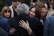 sarkozijev-odlazak-u-zatvor (12).jpg