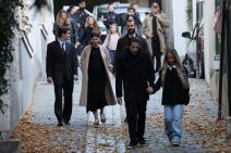 sarkozijev-odlazak-u-zatvor (17).jpg