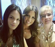 danijela-amidzic-sa-sestrom-i-majkom.jpg