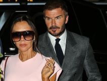 Vitkorija i Dejvid Bekam izlaze iz restorana