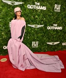 Rijana u promašaju od haljine na dodeli Gotam nagrada