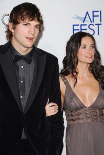 Demi Mur Ešton Kučer