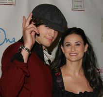 Demi Mur Ešton Kučer