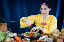 Japanka pravi ručak