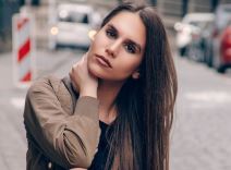 ozbiljna-devojka-thinkstock.jpg