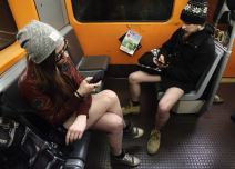 dan-bez-pantalona-u-metrou-bec.jpg