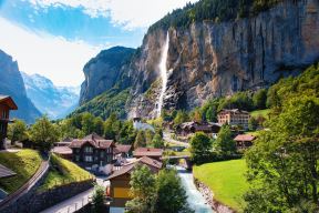 shutterstock-1590796906.jpg