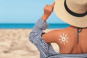krema-za-subcanje-stockphotoyoungwomanwithsunprotectioncreamonsandybeachspacefortext2068696805.jpg