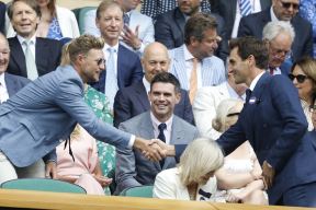 rodzer-federer-sa-suprugom-na-vimldonu (5).jpg