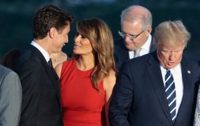 džastin-trudi-ljubi-melaniju-pred-trampom1.jpg