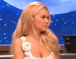 Nataša Bekvalac u studiju