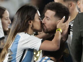 Antonela i Lionel Mesi.png