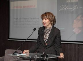 lepa i srećna1.jpg
