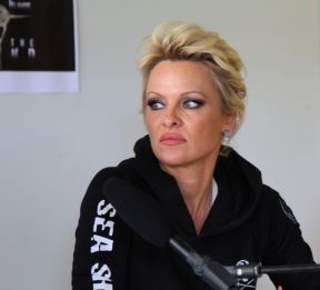 pamela-anderson.jpg