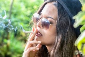 devojka-sa-cigarom.jpg