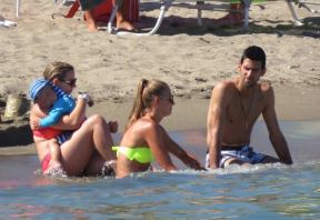 novak-djokovic-sa-sinom-stefanom.jpg