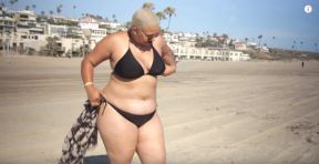 po-prvi-put-obukla-bikini-na-plazu.jpg