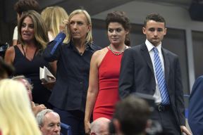 martina-navratilova-i-debra-mesing.jpg