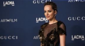 dakota-johnson.jpg