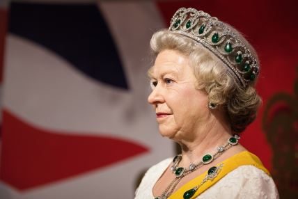 queen-elizabeth-shutter.jpg