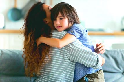 sve-nas-razumeju--stockphotocloseupcaringyoungmotherhuggingpreschoolupsetsonlovelymomembracingandsupportingchild1762386998.jpg