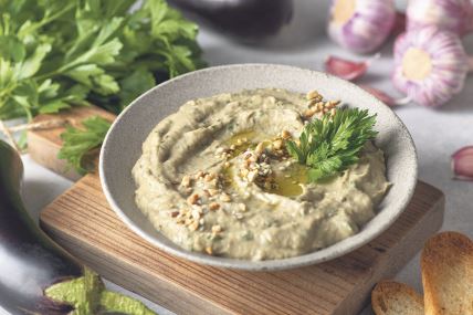 stockphotobabaghanoushbabaganoushoreggplanthummustraditionalmiddleeasterncuisineselectivefocus2034616547.jpg