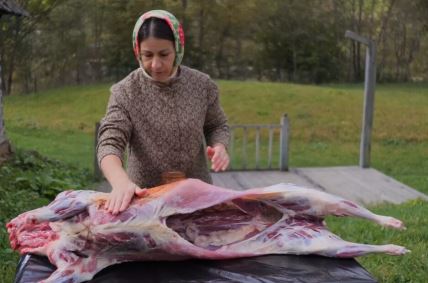 20241226-09-49-48a-woman-living-alone-in-the-mountains-roasted-a-whole-lamb--but-for-what-----y.jpg