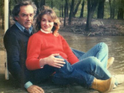 Momo i Ljiljana Kapor u zagrljaju