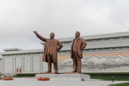 Severna Koreja statue Kima Il Sunga i Kima Džonga Ila