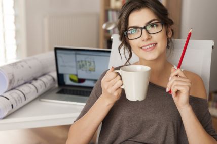 devojka-sa-kafom-thinkstock.jpg