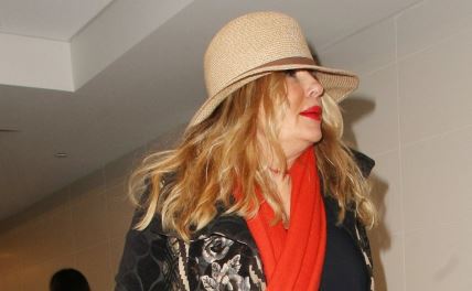 Dženifer Kulidž na aerodromu