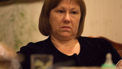 Gospođa u crnoj majici