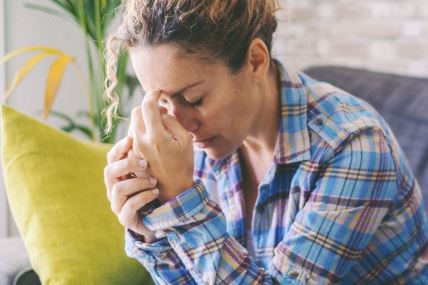 GLAVNA    stock-photo-anxiety-and-stress-disease-life-concept-unhappy-and-worried-woman-touching-his-head-at-home-2393399421.jpg