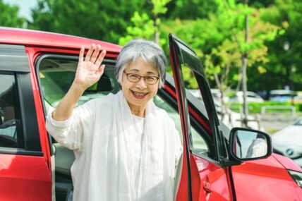GLAVNA   stock-photo-an-elderly-female-driver-gets-out-of-the-car-and-waves-2603282461.jpg