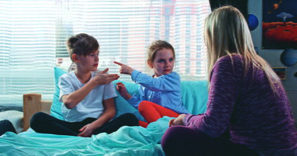 NE DRZITE NICIJU STRANU  stock-photo-full-shot-of-a-mother-trying-to-reconcile-bickering-siblings-1367032538.jpg