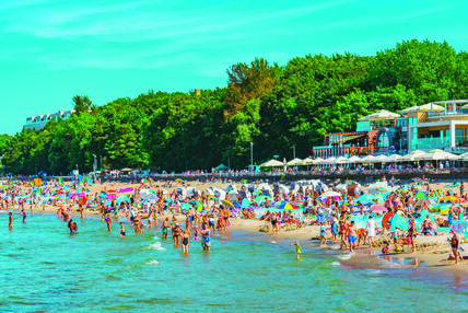 stock-photo-kolobrzeg-poland-august-people-on-a-beach-in-kolobrzeg-polandimage-2730861029.jpg