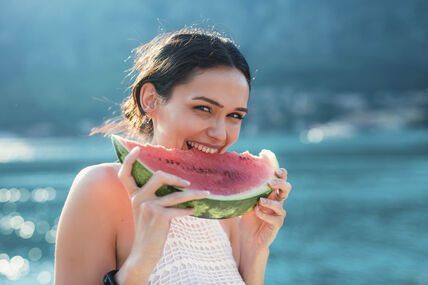 GLAVNA   stock-photo-attractive-young-woman-on-the-beach-eating-watermelon-1118279102.jpg