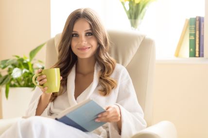 devojka-cita-knjigu-shutterstock.jpg