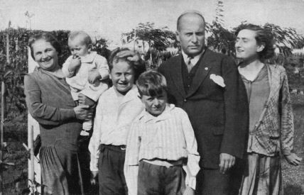 deca-benita-musolinija.jpg