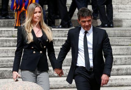 antonio-banderas-sa-devojkom.jpg
