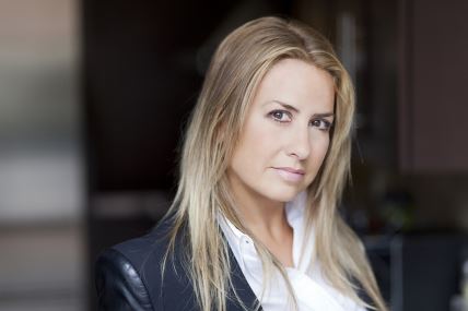 ozbiljna-zena-thinkstock.jpg