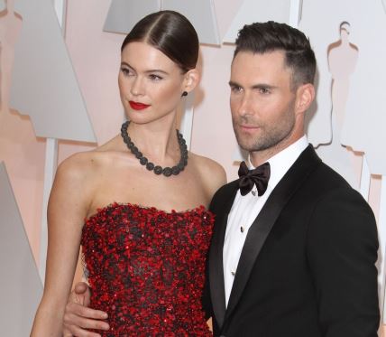 behati-prinslo-i-adam-levin.jpg
