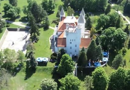 dvorac-porodice-dundjerski.jpg